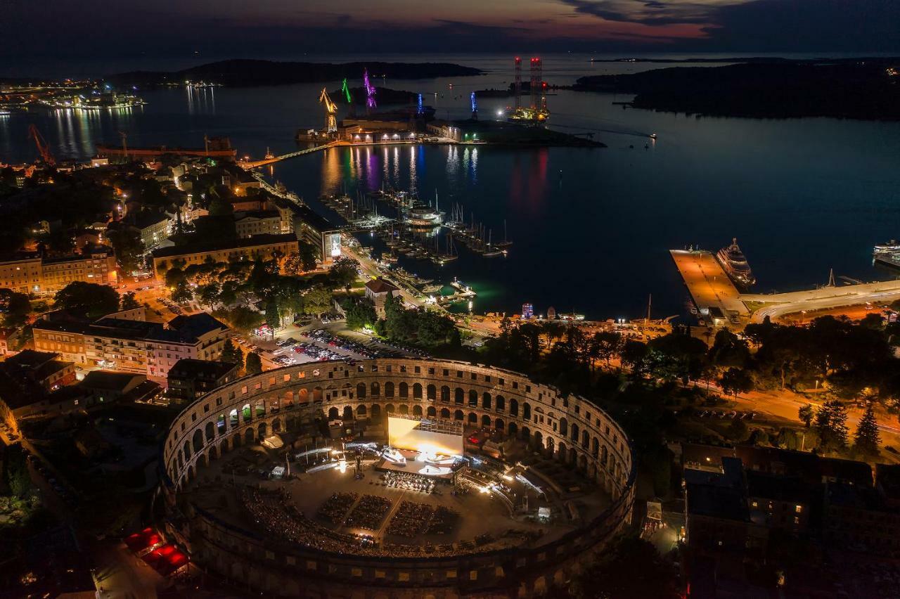 Apartment Luxury Jana With Private Parking *